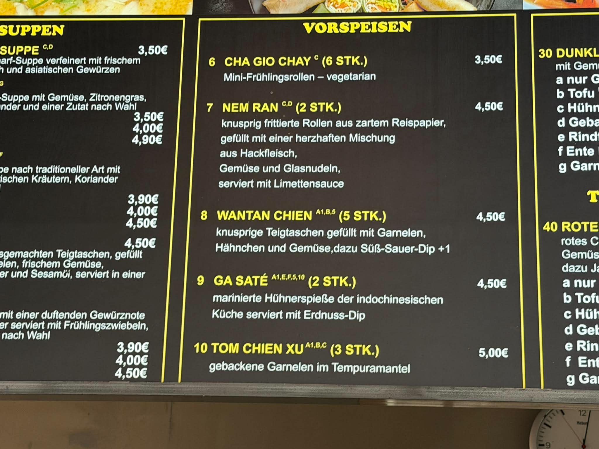 Originale Speisekartentafel von Saigon bowl vor Ort